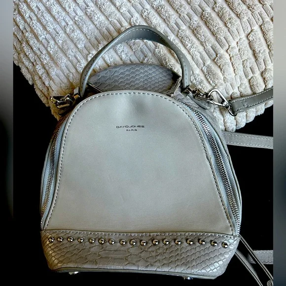 Small grey backpack - Picture 1 of 8